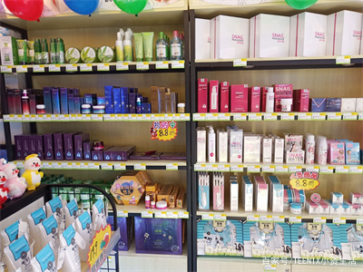 自主创业还是加盟连锁 化妆品零售店开店模式深度解析